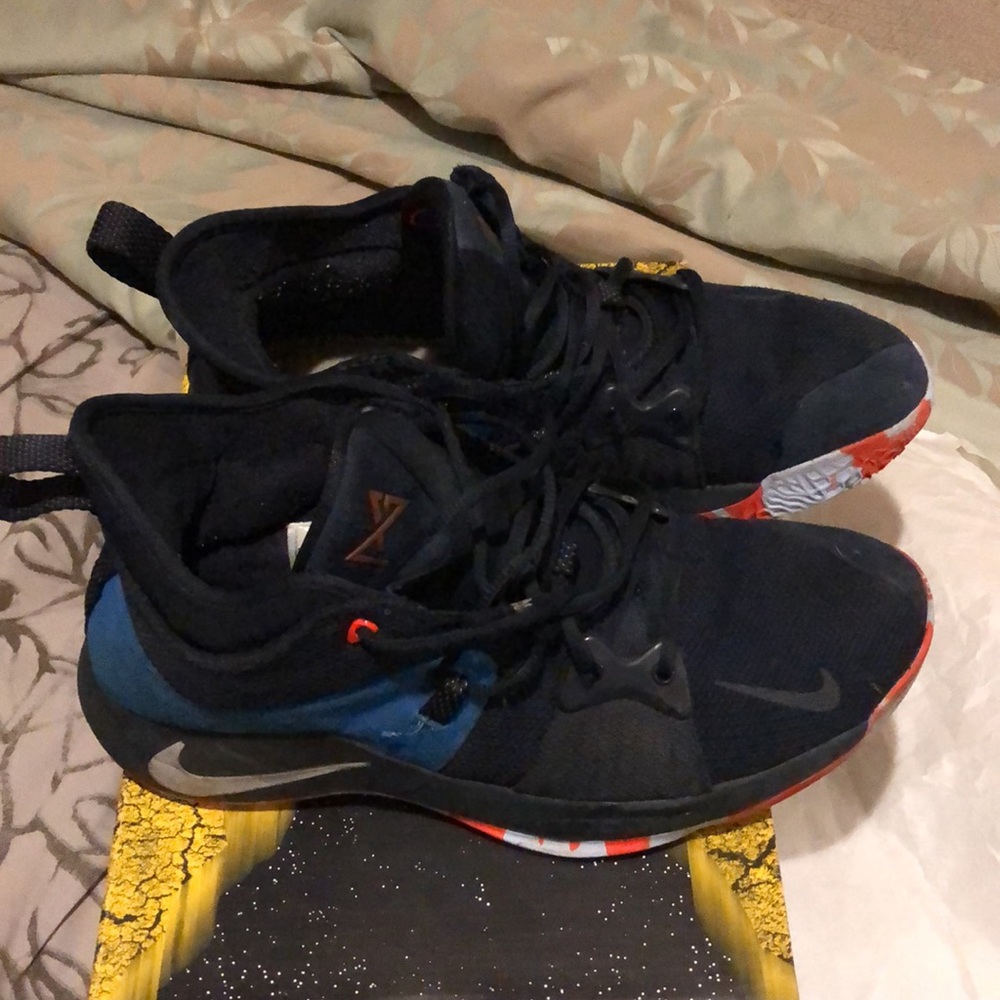 Pg 2 size 11 worn with box